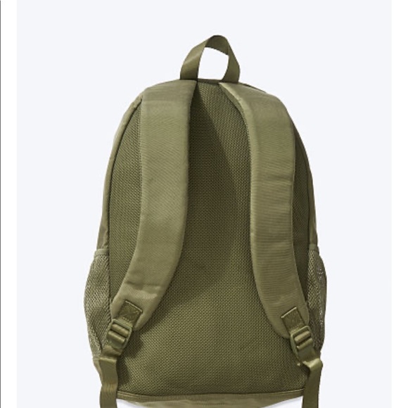 PINK VICTORIA’S SECRETS BACKBACK - Picture 2 of 5